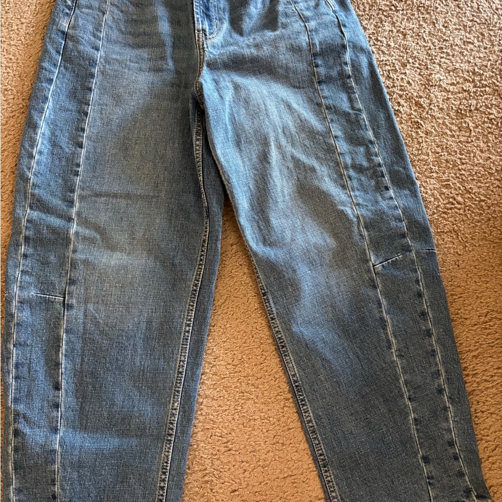 Old Navy High-Rise Barrel Leg Jeans